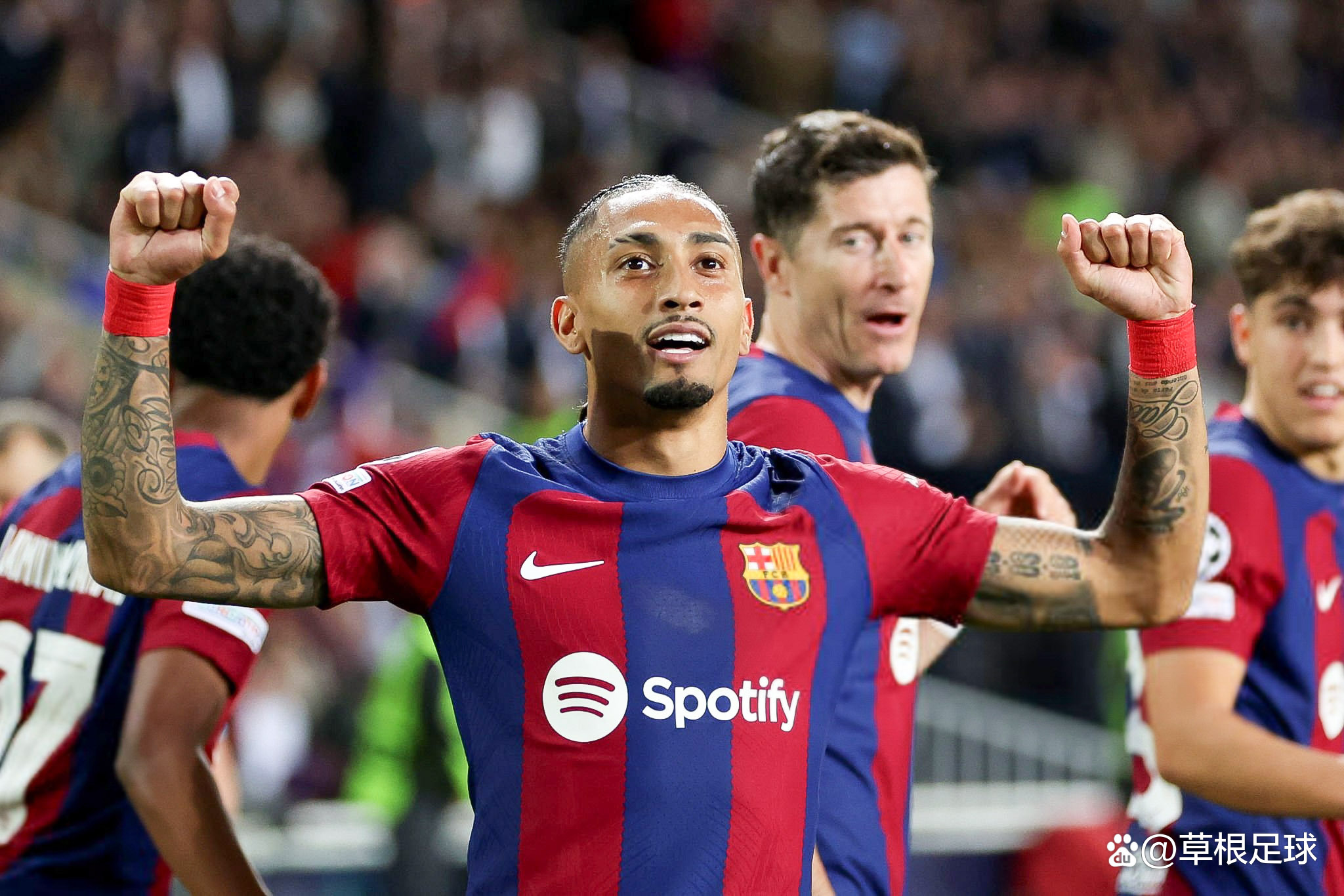 -集结日欧冠传出新动向；犹他爵士远射贴柱；管理层表态：气氛紧张；高层口径保持一致的简单介绍